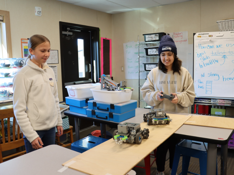 Students at MP3 Design Robots